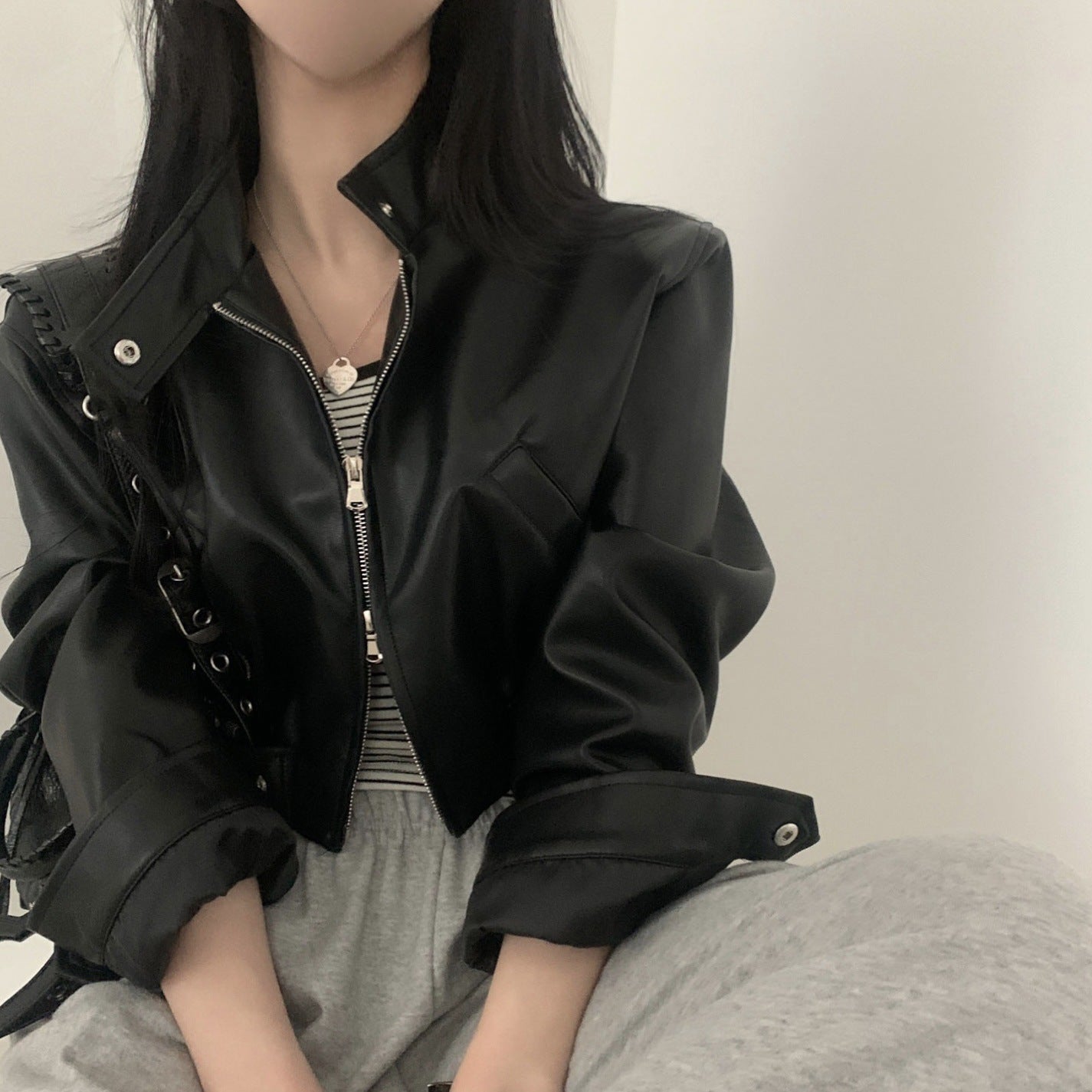 French Style Retro Design Zipped Stand Collar Elastic And Waisted Short Biker's Leather Jacket Women